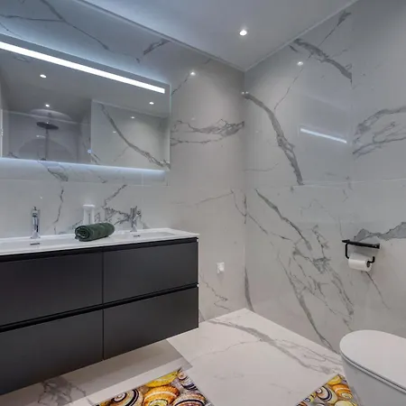 The Royal King - Caserne De Bonne / Centre-ville Grenoble