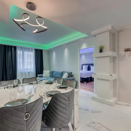 The Royal King - Caserne De Bonne / Centre-ville Grenoble